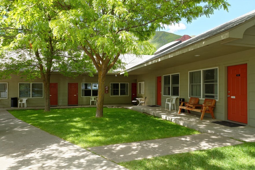 More Photos Of 51637 Highway 6, Glenwood Springs Hotel For Sale
