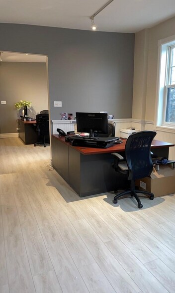 More Photos Of 484 John St, Burlington Storefront Retail Office For Sale