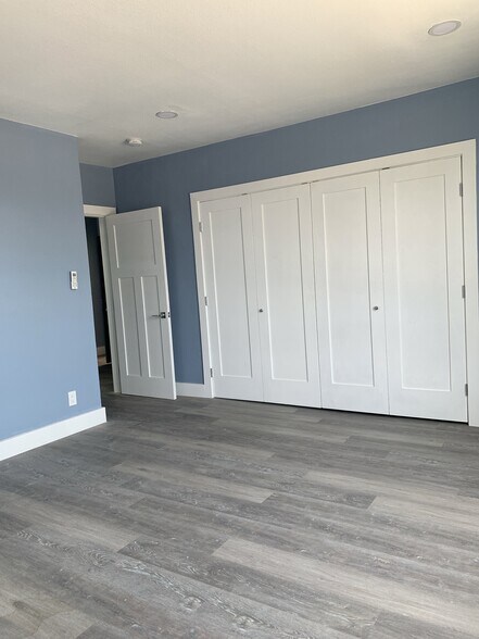 More Photos Of 1131-1137 California Dr, Burlingame Storefront Retail Residential For Sale