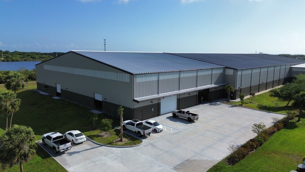 Primary Photo Of 350 Gus Hipp Blvd, Rockledge Warehouse For Lease