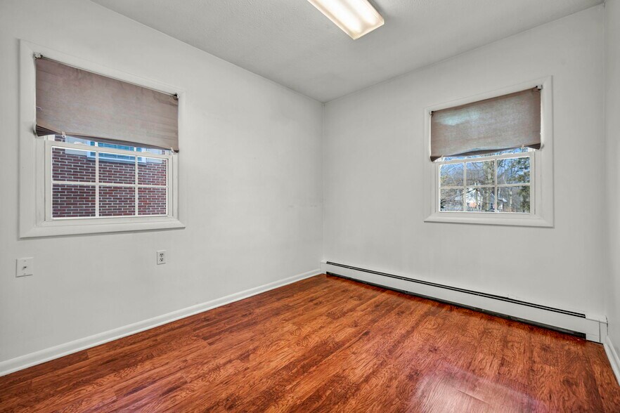 More Photos Of 10570-10574 Ravenna Rd, Twinsburg Office For Lease