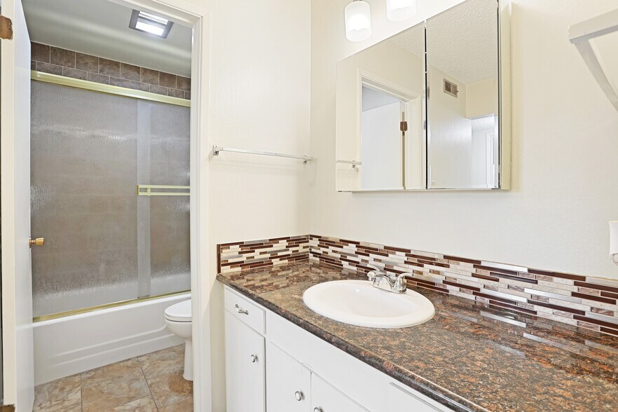 More Photos Of 1301 W Lodi Ave, Lodi Apartments For Sale