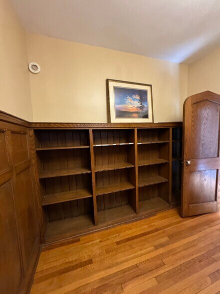 More Photos Of 226 W State St, Trenton Medical For Sale