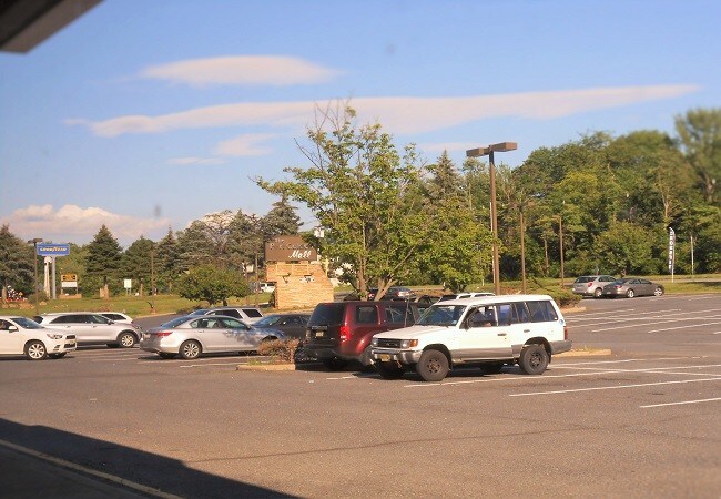 More Photos Of 400 E Washington Ave, Washington Restaurant For Lease