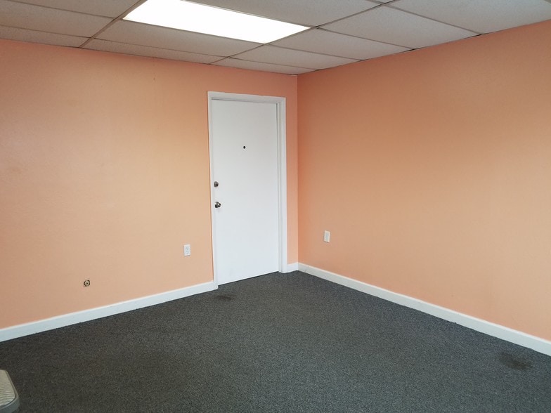More Photos Of 9244 E Hampton Dr, Capitol Heights Unknown For Lease