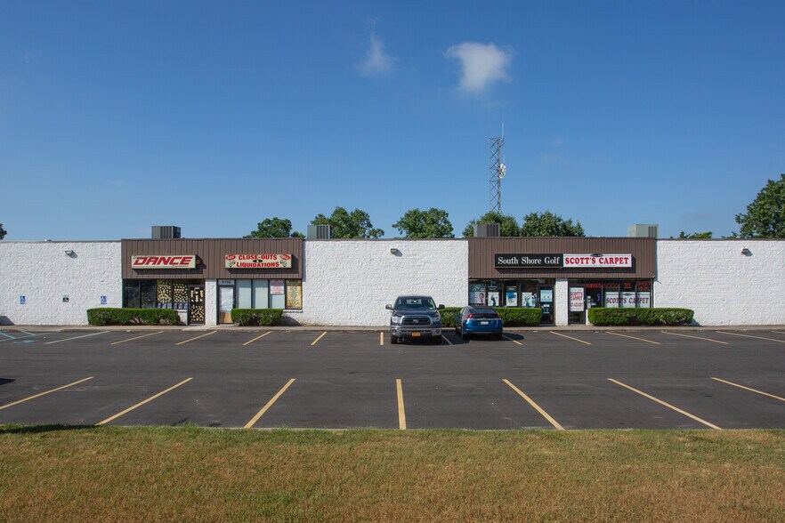 More Photos Of 4100-4134 Sunrise Hwy, Oakdale Warehouse For Lease