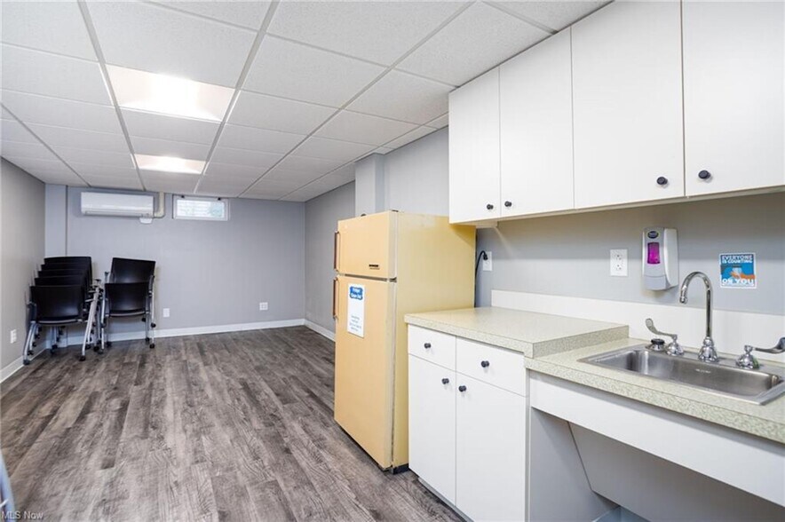 More Photos Of 1109 Eastern Ave, Ashland Office Residential For Sale