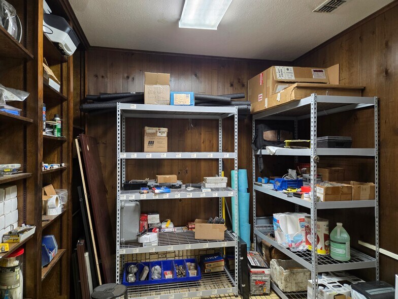 More Photos Of 658 Omaha Dr, Corpus Christi Industrial For Sale