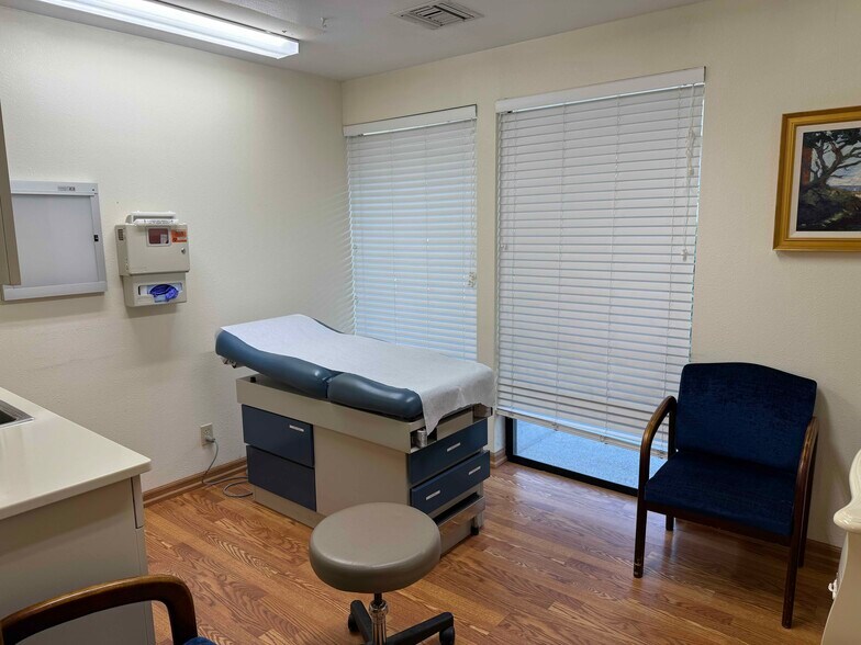 More Photos Of 337 El Dorado St, Monterey Office For Lease