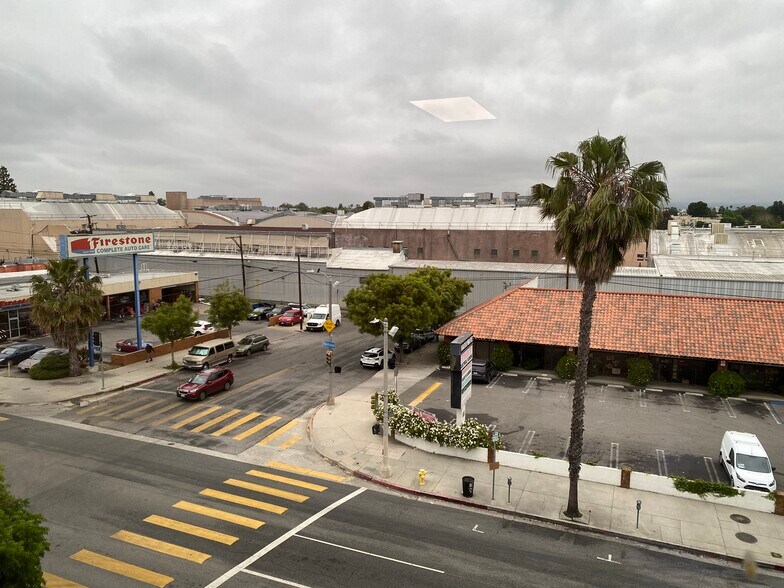 More Photos Of 11846 Ventura Blvd, Studio City Loft Creative Space For Lease