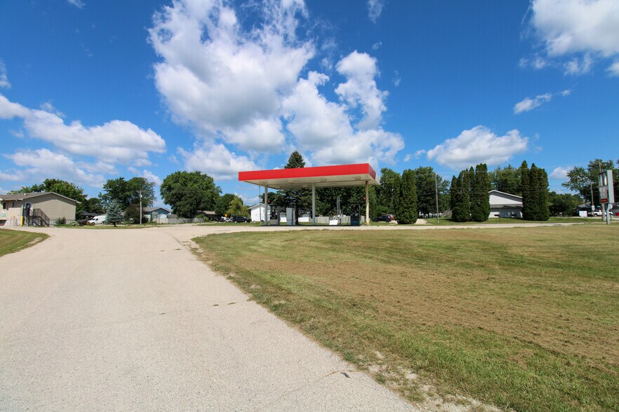More Photos Of 107 8th Ave SW, Kasson Specialty For Sale