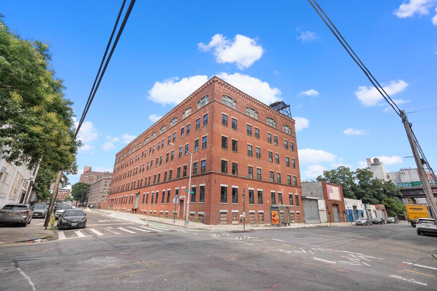 More Photos Of 780 E 135th St, Bronx Warehouse For Sale