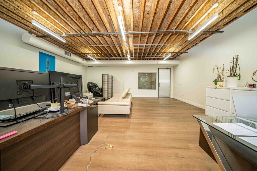 More Photos Of 2001 Saturn St, Monterey Park Light Distribution For Sale