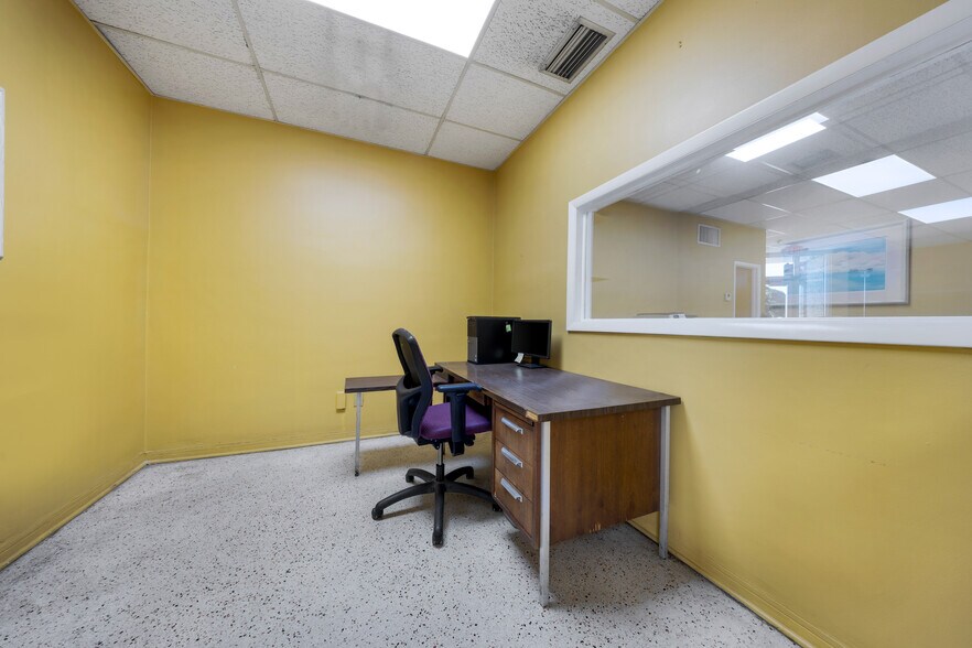 More Photos Of 12501-12505 NW 7th Ave, North Miami Storefront For Lease