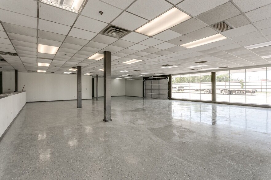 More Photos Of 3500 NW 39th St, Oklahoma City Office For Sale