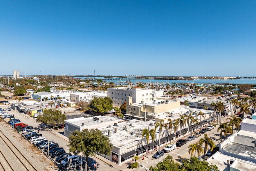 More Photos Of 108 N Depot Dr, Fort Pierce Office Residential For Lease