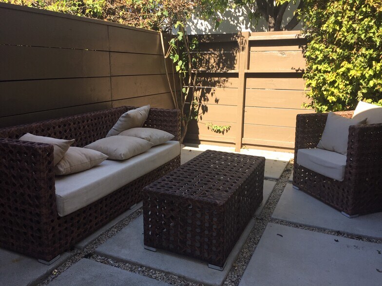 More Photos Of 534 Broadway St, Venice Apartments For Sale