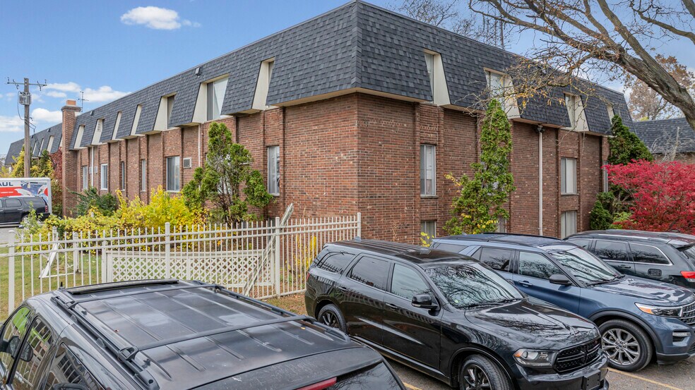 More Photos Of 23740 Fenkell St, Detroit Apartments For Sale