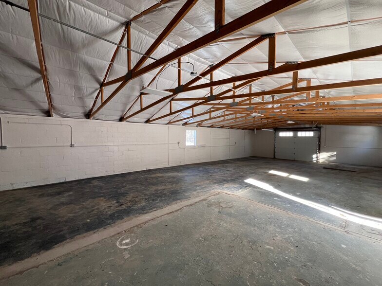 More Photos Of 2322/2326 North Lincoln Ave, Loveland Industrial For Sale
