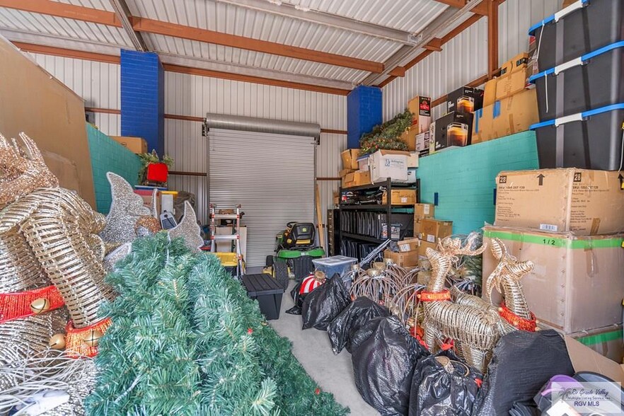 More Photos Of 3202 E Grimes St, Harlingen Light Distribution For Sale