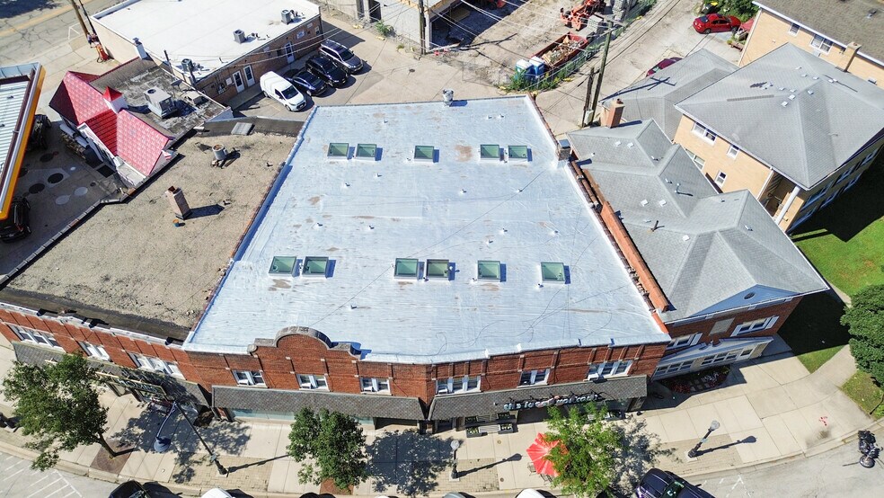 More Photos Of 808 Arlington Ave, La Grange Multifamily For Sale