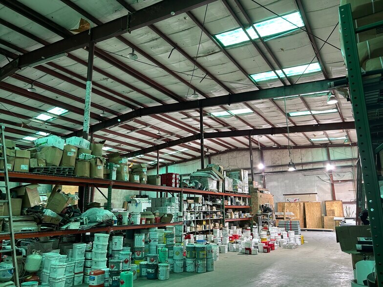 More Photos Of 1723-1729 George Washington Mem Hwy, Yorktown Warehouse For Lease
