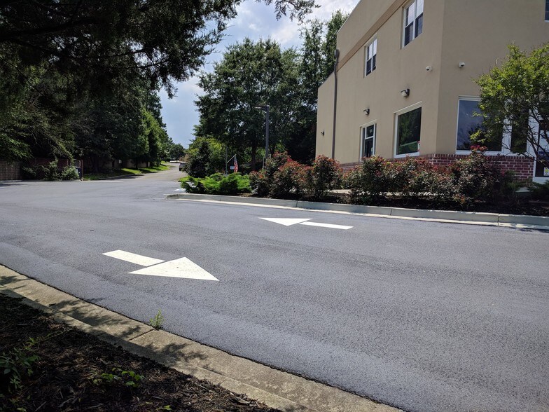 More Photos Of 9999 Brook Rd, Glen Allen Freestanding For Lease