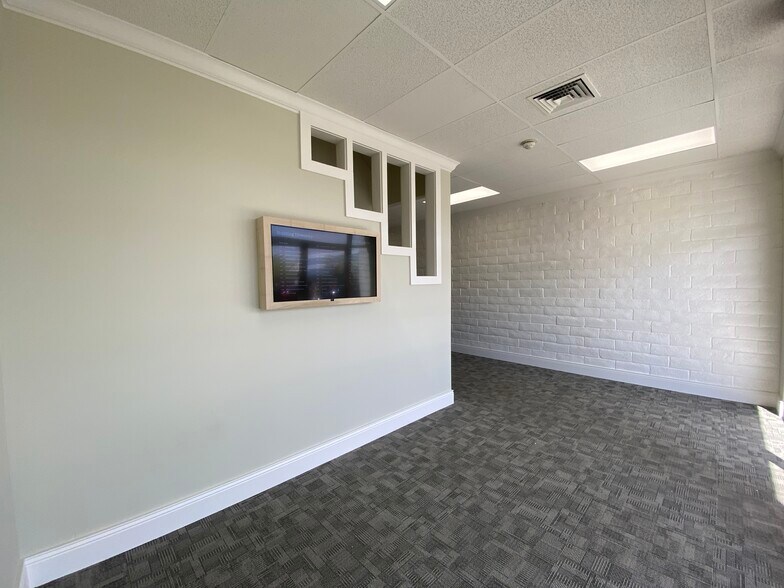 More Photos Of 3100 Mill St, Reno Office For Lease