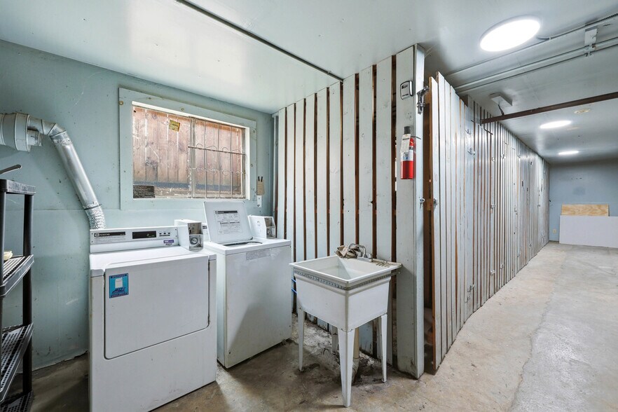 More Photos Of 2189 Baringer Ave, Louisville Apartments For Sale