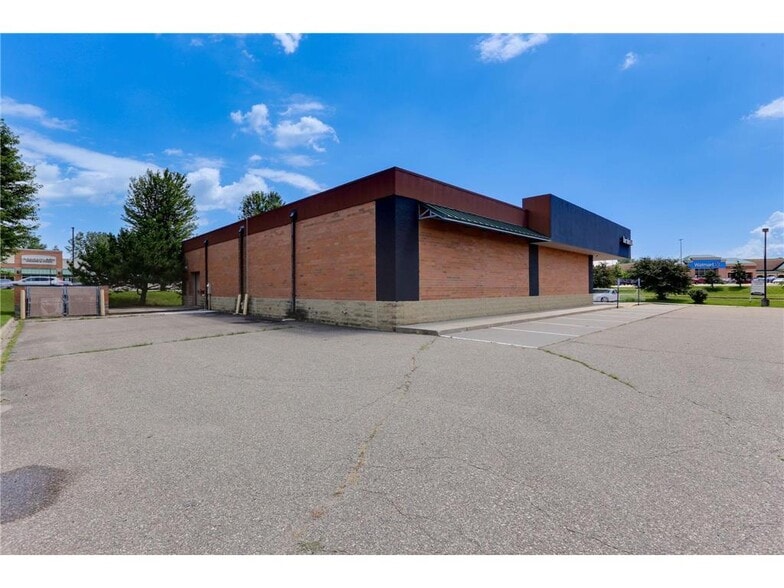 More Photos Of 9079 Buchanon Trl, Inver Grove Heights General Retail For Sale