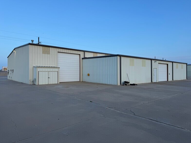 More Photos Of 11607 Highway 87, Lubbock Warehouse For Sale