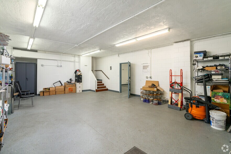 More Photos Of 8212-8214 San Fernando Rd, Sun Valley Light Distribution For Sale