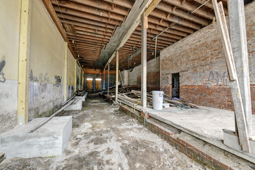 More Photos Of 1317 Newcastle St, Brunswick Storefront For Sale