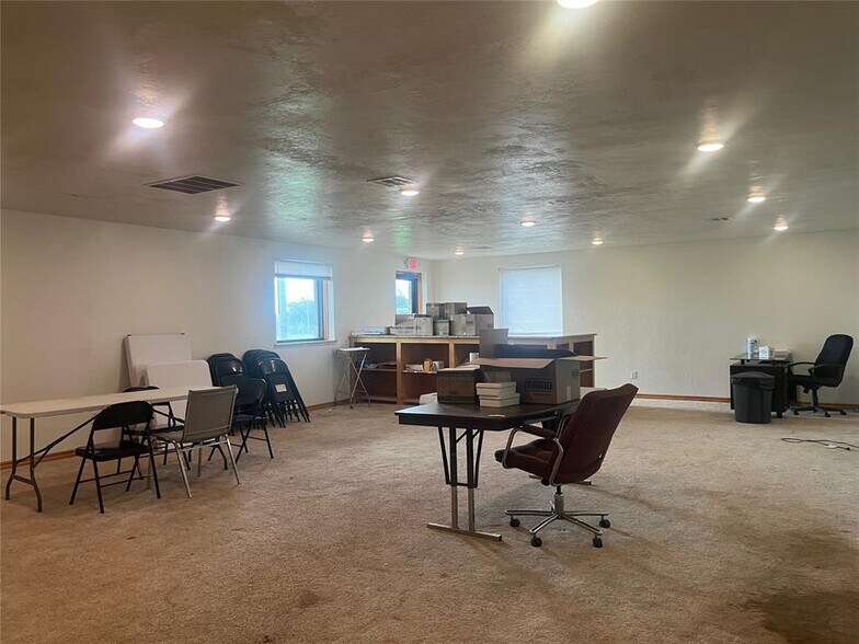 More Photos Of 2901 E Highway 37, Tuttle Flex For Sale