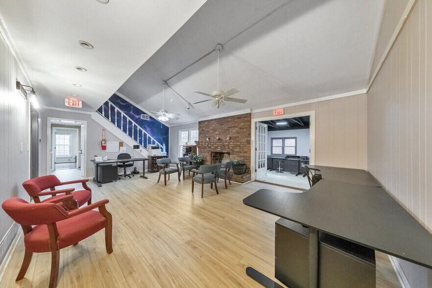 More Photos Of 2440 Sandy Plains Rd, Marietta Office For Sale