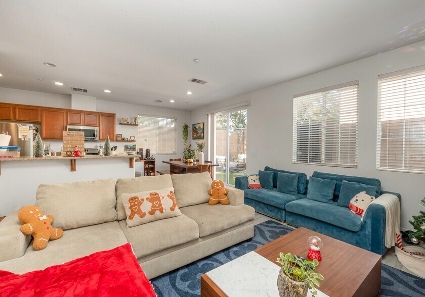 More Photos Of 10997 Cedarhurst Way, Riverside Multifamily For Sale