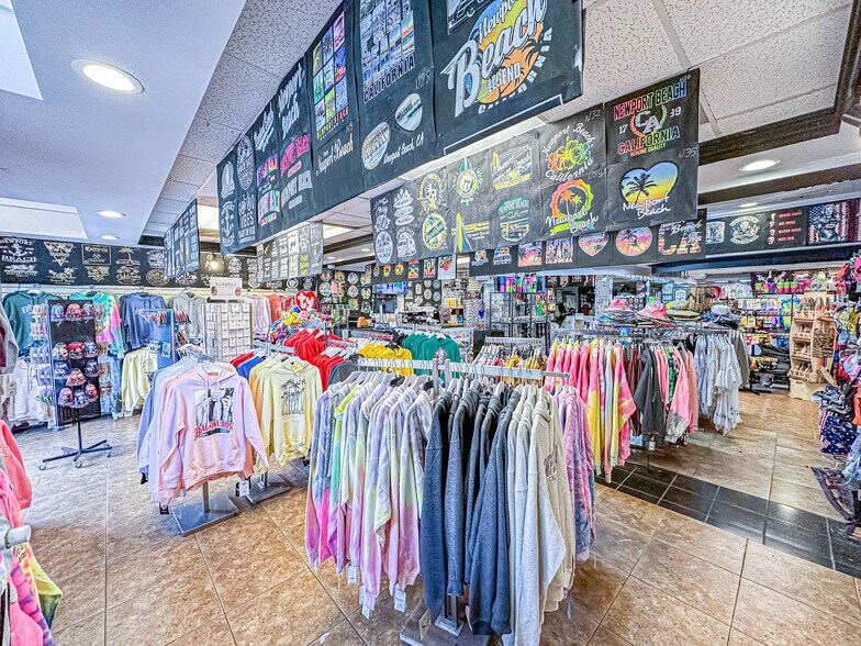 More Photos Of 303 Main St, Newport Beach Apartments For Lease