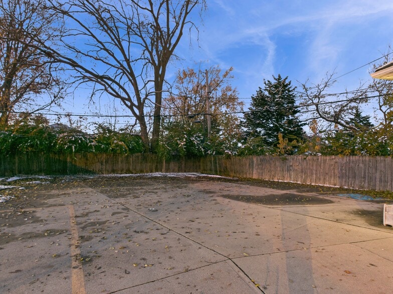 More Photos Of 329 E Dayton Dr, Fairborn Storefront Retail Office For Sale