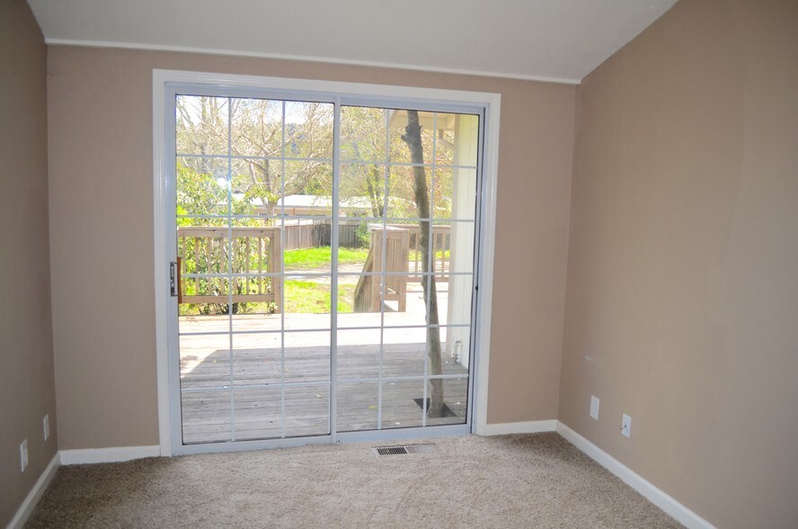 More Photos Of 5800 Valley Dr, Felton Apartments For Sale