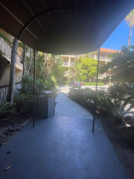 More Photos Of 2900 N San Fernando Blvd, Burbank Hotel For Lease