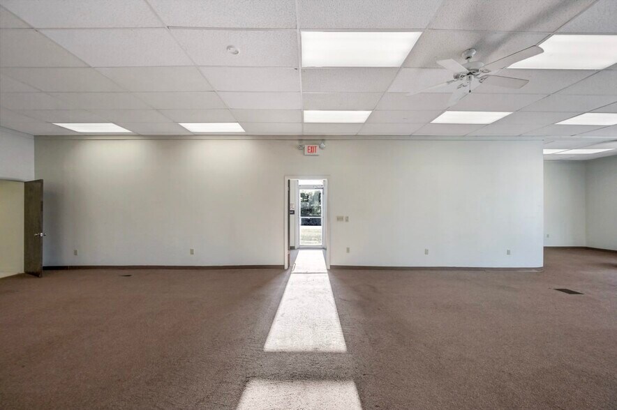 More Photos Of 535 Green Ridge St, Scranton Storefront Retail Residential For Sale