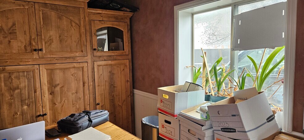 More Photos Of 102 Campbell Ln, Ridgway General Retail For Sale