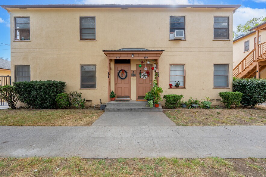 More Photos Of 833 N Lacy St, Santa Ana Apartments For Sale