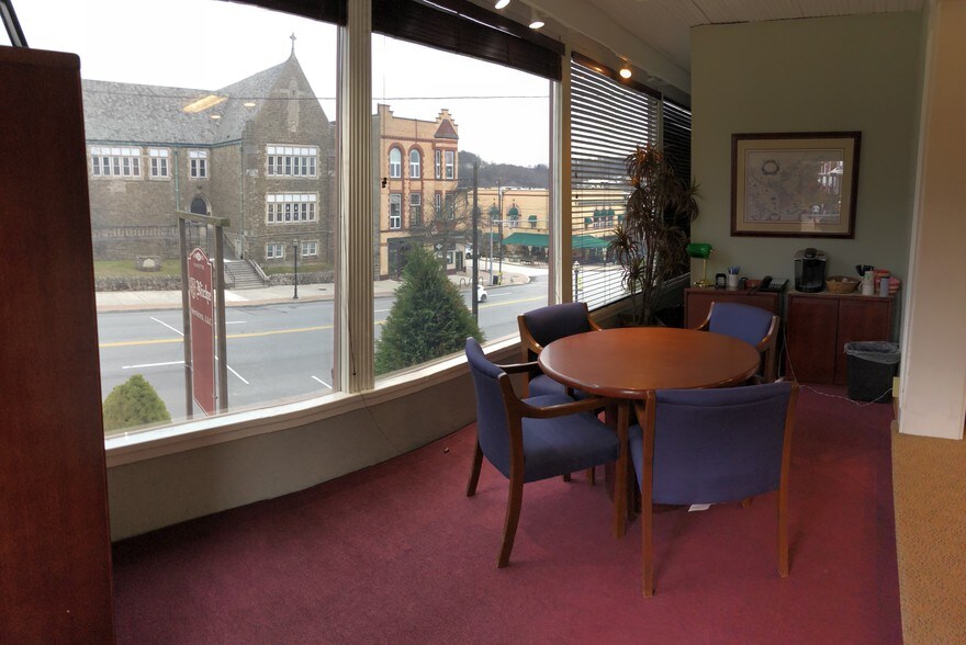 More Photos Of 214 Fayette St, Conshohocken Office Residential For Lease