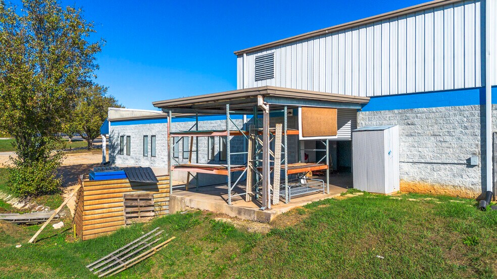 More Photos Of 6130 Preservation Dr, Chattanooga Light Distribution For Sale