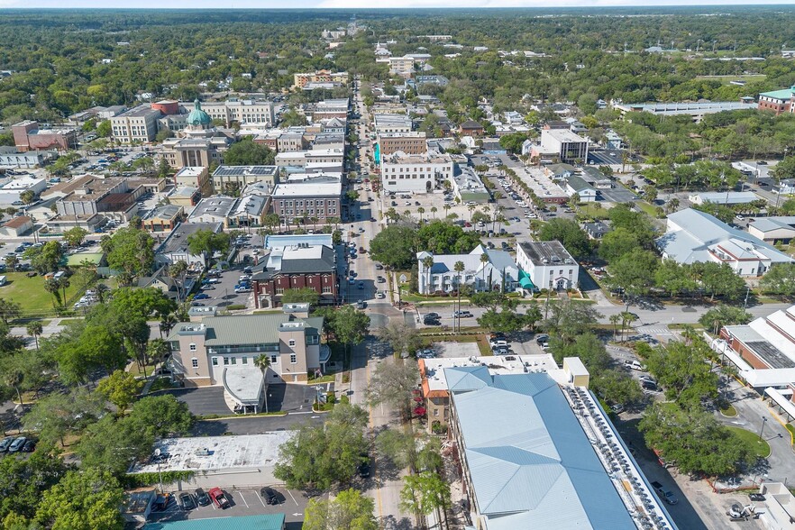 More Photos Of 215 S Woodland Blvd, Deland Hotel For Sale