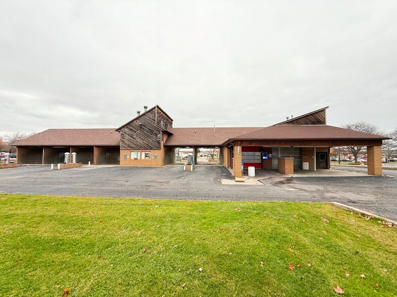 More Photos Of 170 Northland Dr, Medina Carwash For Sale