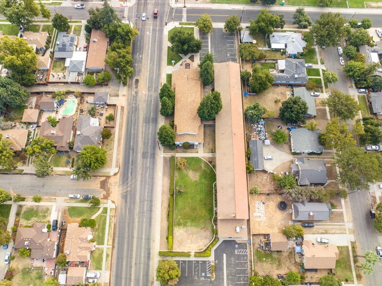 More Photos Of 101 W Clinton Ave, Fresno Specialty For Sale