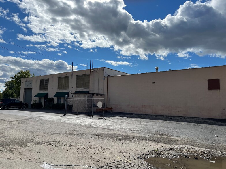 Primary Photo Of 1101 Pelee St, Toledo Warehouse For Lease