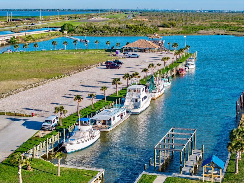 More Photos Of 3902 Highway 146 N, Texas City Marina For Sale